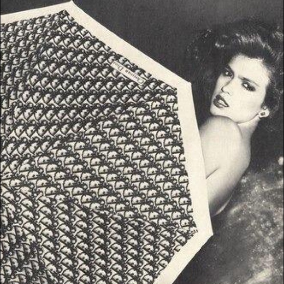 Meet your Posher, Hannah - Picture 1 of 1